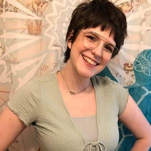 Meet your Posher, Emma